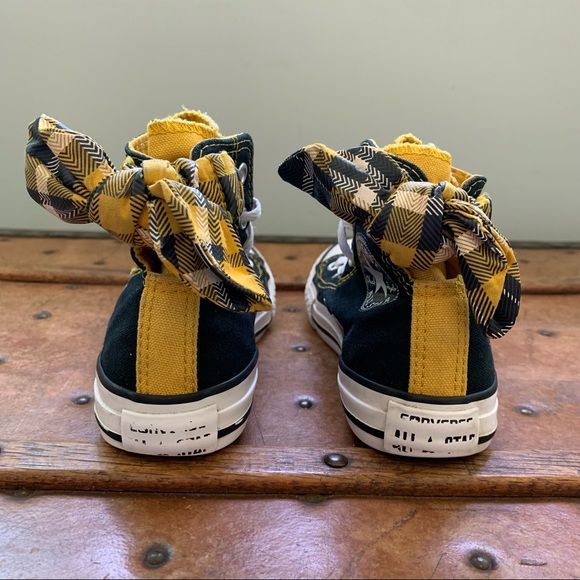 Converse Chuck Taylor All Star Hi Top Sneakers - Picture 4 of 9